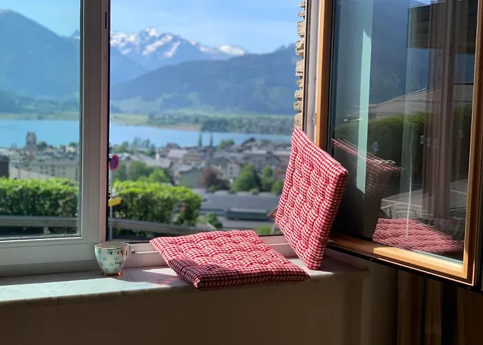 Bergtraeume Mit Seeblick